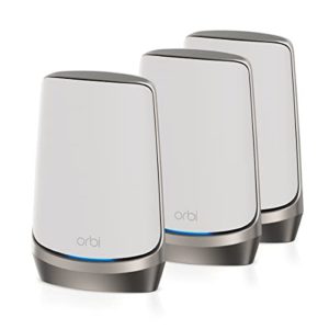 NETGEAR Orbi WiFi 6E Mesh Quad-Band WLAN System (RBKE963) | WiFi 6E Router mit 2 Satelliten | Abdeckung bis zu 600 m² und 200 Geräte mit 10,8 GBit/s (AXE11000) | einfache App Installation